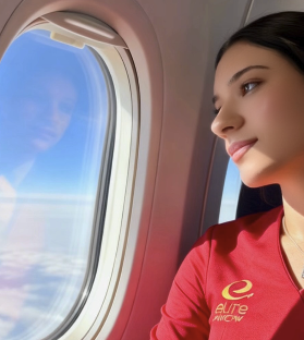 Alumna de Élite AirCrew en vuelo